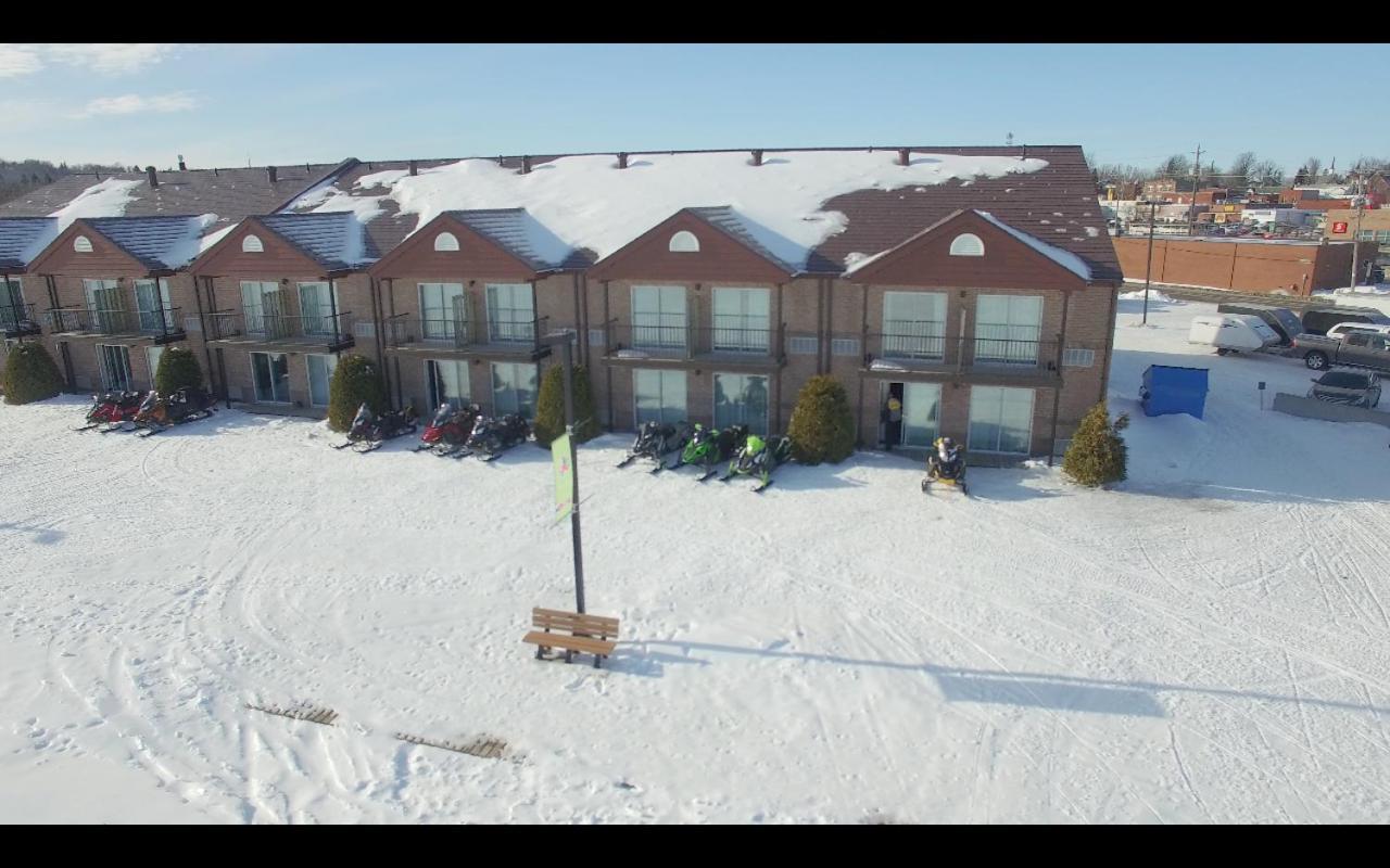 New Liskeard Waterfront Inn מראה חיצוני תמונה